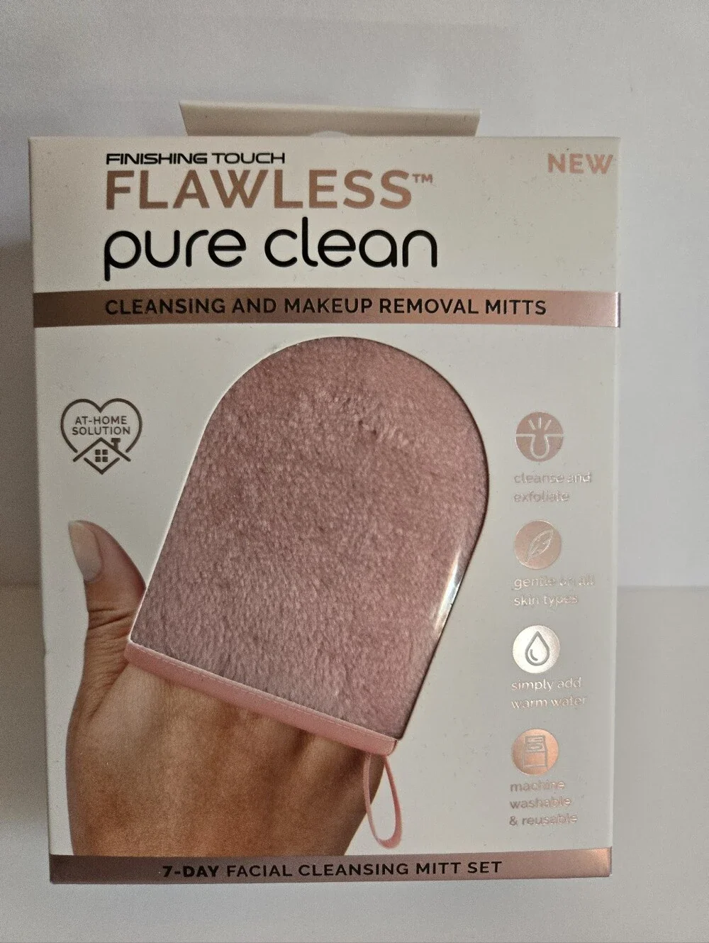 Finishing Touch Flawless Pure Clean Makeup Removal Mitt - Coral Pink